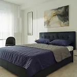 Plaza Luxury & Cozy Apartment