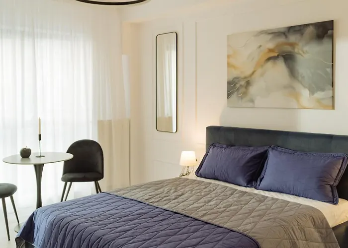 Plaza Luxury & Cozy Apartment